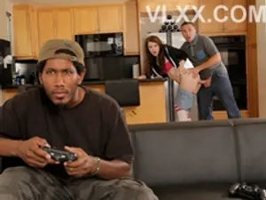 Tất đen, hổ trắng, mông đào, chó cái tương phản, sinh viên nước ngoài bị trai nước ngoài xuất tinh vào lồn [MP4/477MB]