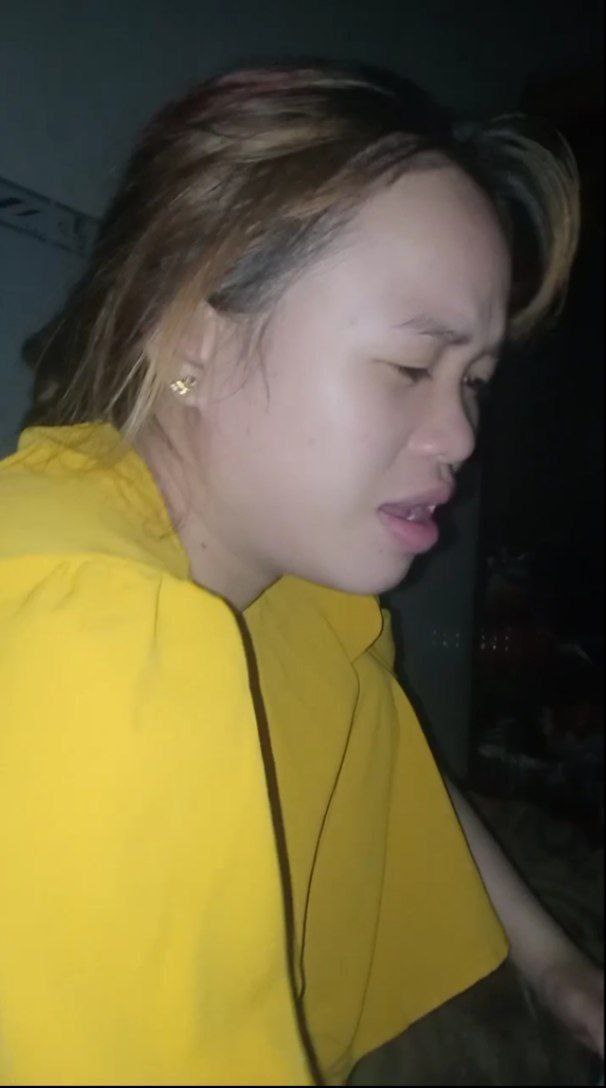 Em gái mới lớn banh lồn cho anh trai địt